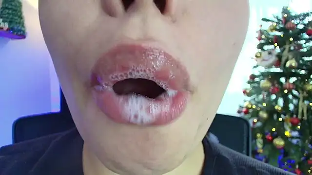 Snapshot of lisbet21x chatting on 12-19-24, 06:45 lisbet21x online show from 12-19-24, 06:45