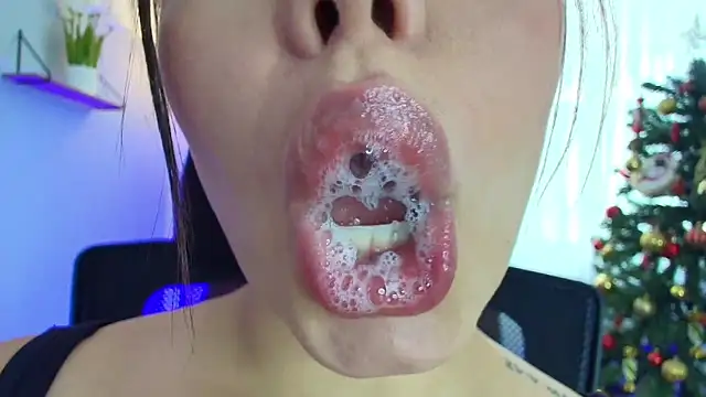 Snapshot of lisbet21x chatting on 01-09-25, 06:36 lisbet21x online show from 01-09-25, 06:36