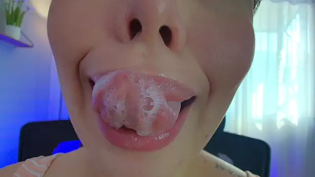 Snapshot of lisbet21x chatting on 02-06-25, 02:37 lisbet21x online show from 02-06-25, 02:37