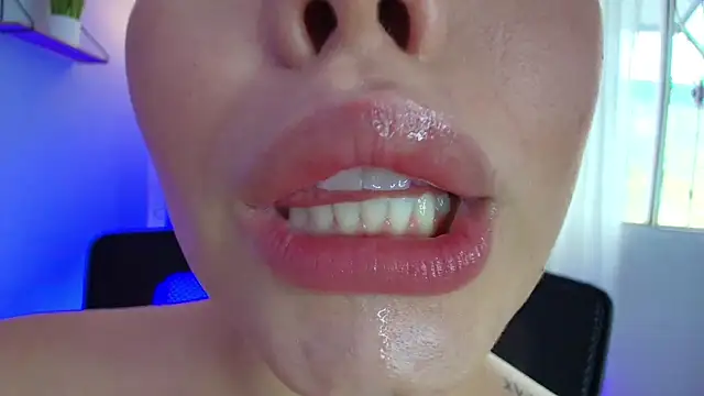 Snapshot of lisbet21x chatting on 02-12-25, 08:18 lisbet21x online show from 02-12-25, 08:18