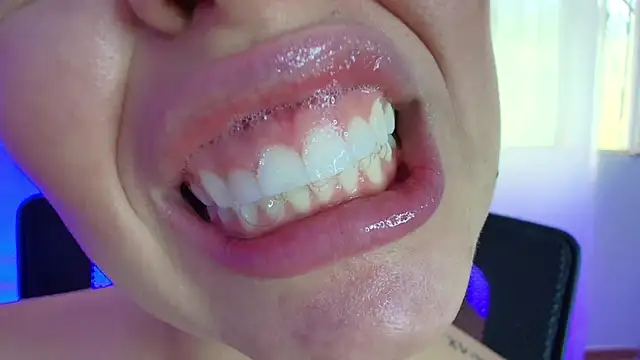 Snapshot of lisbet21x chatting on 02-14-25, 10:14 lisbet21x online show from 02-14-25, 10:14