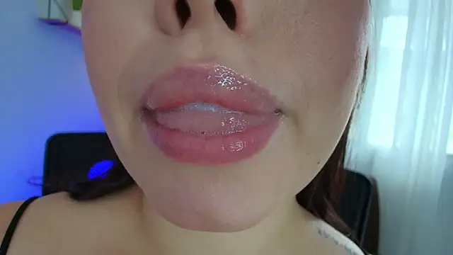 Snapshot of lisbet21x chatting on 02-19-25, 07:16 lisbet21x online show from 02-19-25, 07:16