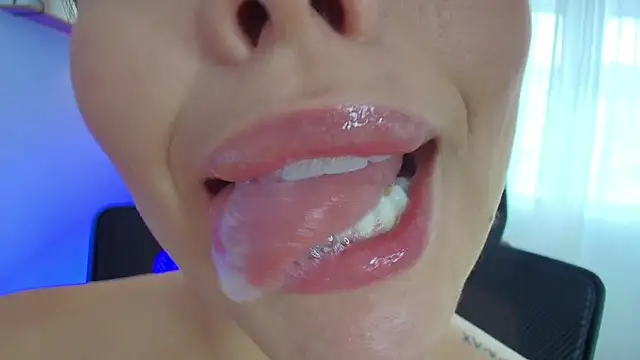 Snapshot of lisbet21x chatting on 02-20-25, 08:25 lisbet21x online show from 02-20-25, 08:25