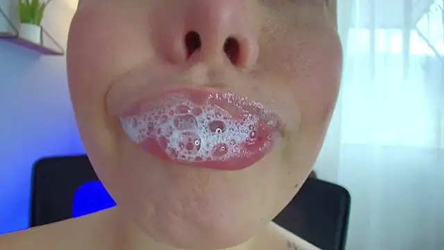 Snapshot of lisbet21x chatting on 02-27-25, 07:15 lisbet21x online show from 02-27-25, 07:15