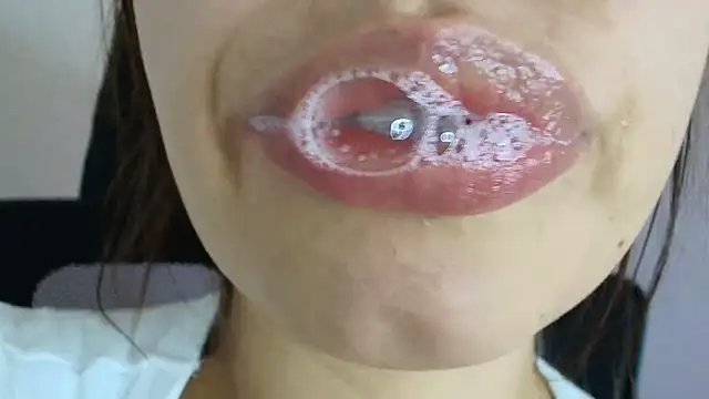 Snapshot of lisbet21x chatting on 09-19-25, 10:10 lisbet21x online show from 09-19-25, 10:10