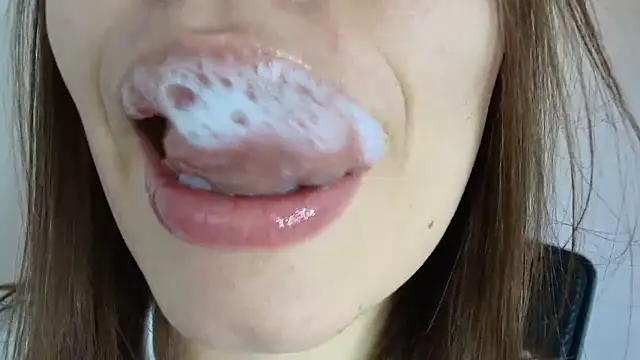 Snapshot of lisbet21x chatting on 09-30-25, 10:15 lisbet21x online show from 09-30-25, 10:15