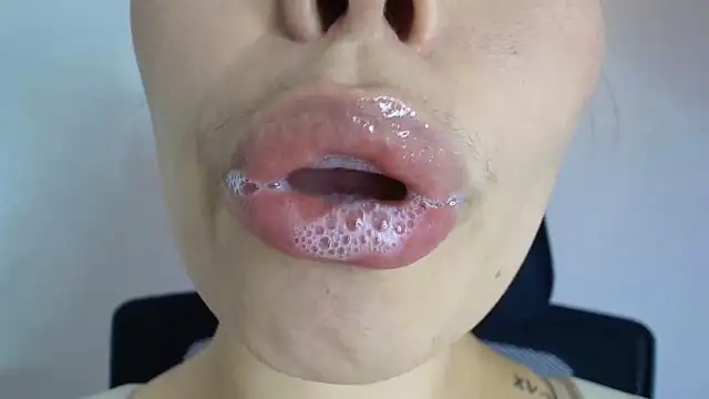 Snapshot of lisbet21x chatting on 10-28-25, 09:17 lisbet21x online show from 10-28-25, 09:17