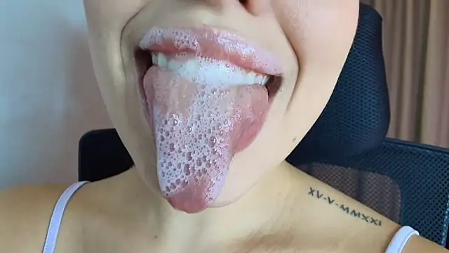 lisbet21x online show from 04-08-26, 09:59