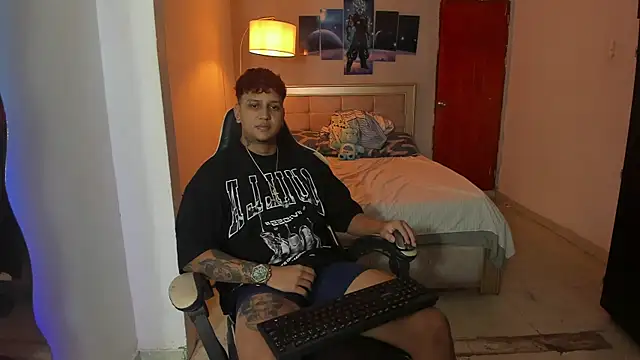 Snapshot of Jake_simons chatting on 12-11-24, 10:47 Jake simons online show from 12-11-24, 10:47