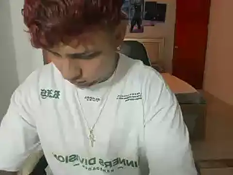 Snapshot of Jake_simons chatting on 12-15-24, 02:19 Jake simons online show from 12-15-24, 02:19