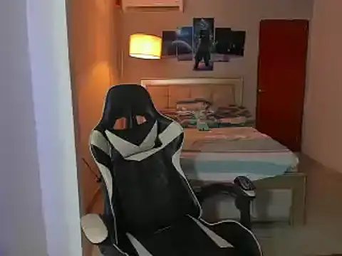 Snapshot of Jake_simons chatting on 12-16-24, 01:53 Jake simons online show from 12-16-24, 01:53