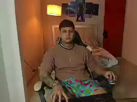 Snapshot of Jake_simons chatting on 12-21-24, 02:30 Jake simons online show from 12-21-24, 02:30