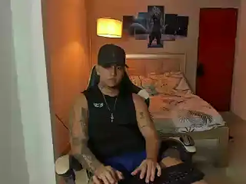 Snapshot of Jake_simons chatting on 12-22-24, 05:23 Jake simons online show from 12-22-24, 05:23