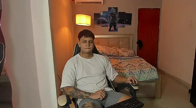 Snapshot of Jake_simons chatting on 01-07-25, 01:38 Jake simons online show from 01-07-25, 01:38