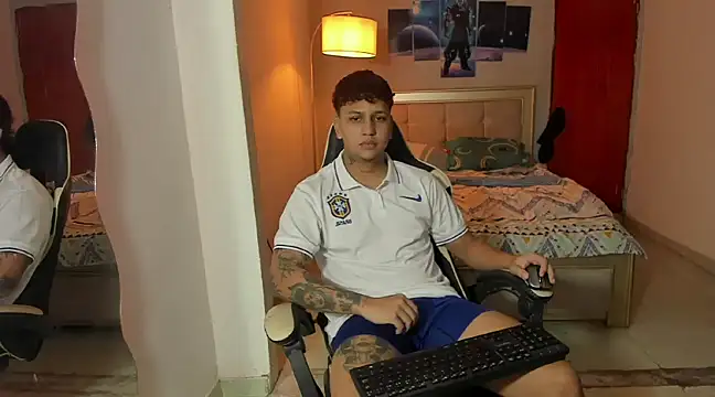 Snapshot of Jake_simons chatting on 01-25-25, 09:15 Jake simons online show from 01-25-25, 09:15