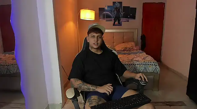 Snapshot of Jake_simons chatting on 01-29-25, 12:56 Jake simons online show from 01-29-25, 12:56