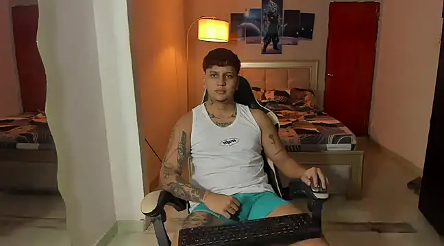 Snapshot of Jake_simons chatting on 02-12-25, 02:14 Jake simons online show from 02-12-25, 02:14