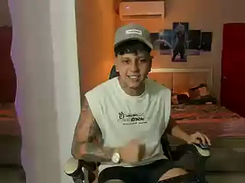 Snapshot of Jake_simons chatting on 03-08-25, 03:39 Jake simons online show from 03-08-25, 03:39