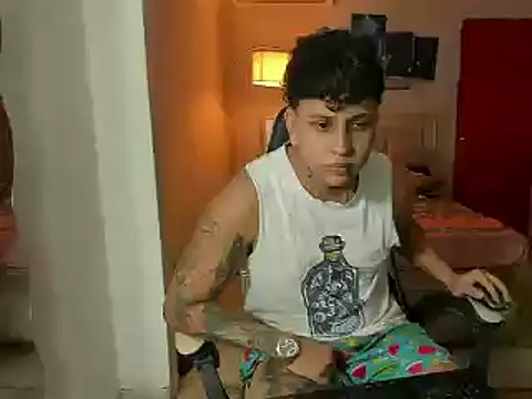 Snapshot of Jake_simons chatting on 03-17-25, 12:52 Jake simons online show from 03-17-25, 12:52