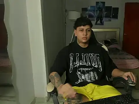 Snapshot of Jake_simons chatting on 03-19-25, 02:27 Jake simons online show from 03-19-25, 02:27