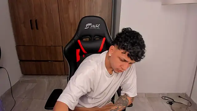 Snapshot of Jake_simons chatting on 10-03-25, 11:18 Jake simons online show from 10-03-25, 11:18