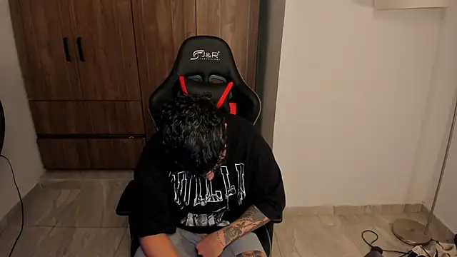 Snapshot of Jake_simons chatting on 11-09-25, 12:53 Jake simons online show from 11-09-25, 12:53