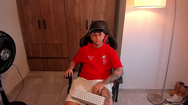 Snapshot of Jake_simons chatting on 02-02-26, 05:39 Jake simons online show from 02-02-26, 05:39