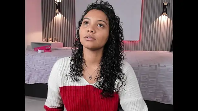 Snapshot of Zafiiraa chatting on 06-05-26, 05:58 Zafiiraa online show from 06-05-26, 05:58