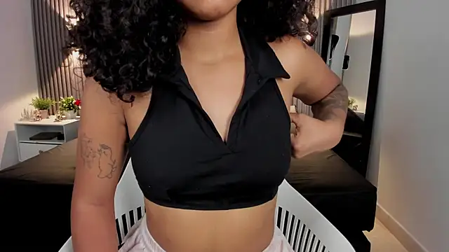 Snapshot of Zafiiraa chatting on 06-25-26, 03:50 Zafiiraa online show from 06-25-26, 03:50
