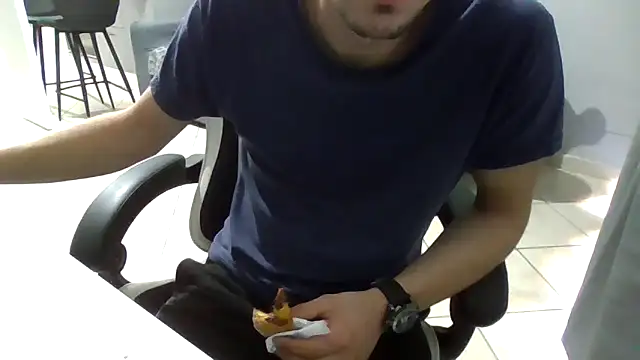 Snapshot of simoninside25 chatting on 09-27-25, 09:47 simoninside25 online show from 09-27-25, 09:47