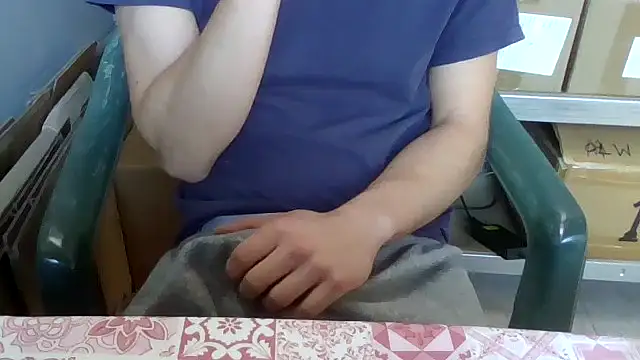 Snapshot of simoninside25 chatting on 11-08-25, 01:22 simoninside25 online show from 11-08-25, 01:22