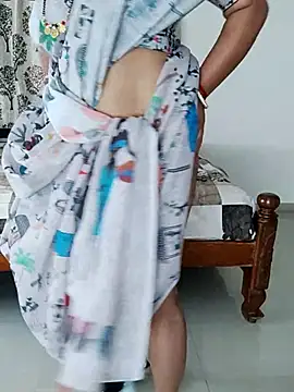 Snapshot of Indian_desi_wife chatting on 06-11-26, 02:22 Indian desi wife online show from 06-11-26, 02:22