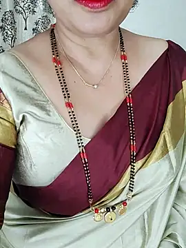 Snapshot of Indian_desi_wife chatting on 06-22-26, 02:02 Indian desi wife online show from 06-22-26, 02:02