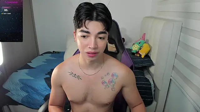 Snapshot of santy7v7 chatting on 10-12-25, 01:21 santy7v7 online show from 10-12-25, 01:21