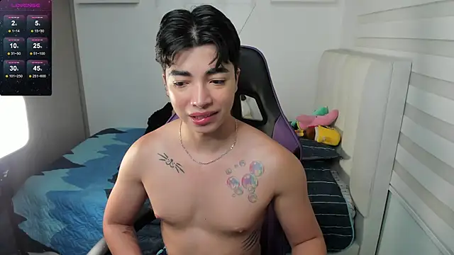 Snapshot of santy7v7 chatting on 10-17-25, 01:14 santy7v7 online show from 10-17-25, 01:14