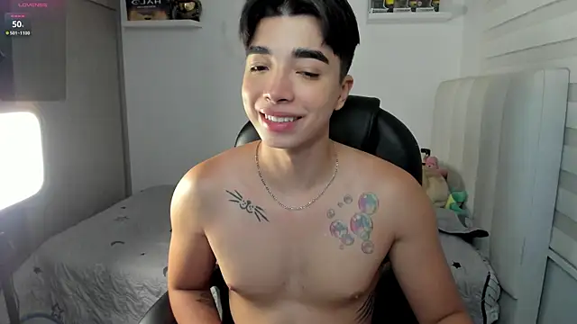 Snapshot of santy7v7 chatting on 11-20-25, 01:22 santy7v7 online show from 11-20-25, 01:22