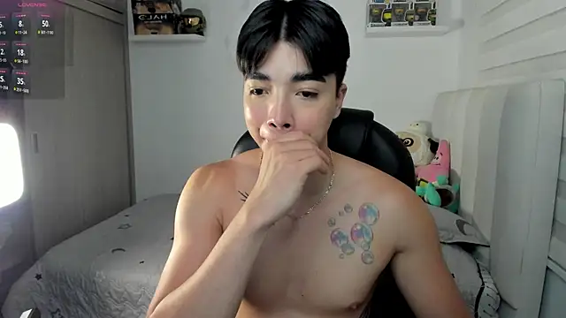 Snapshot of santy7v7 chatting on 11-29-25, 01:25 santy7v7 online show from 11-29-25, 01:25