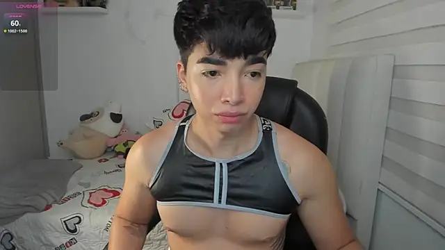Snapshot of santy7v7 chatting on 06-13-26, 01:31 santy7v7 online show from 06-13-26, 01:31