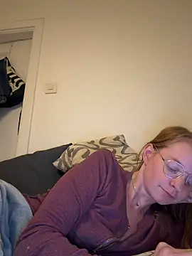 Snapshot of jannis1992 chatting on 04-21-26, 01:42 jannis1992 online show from 04-21-26, 01:42