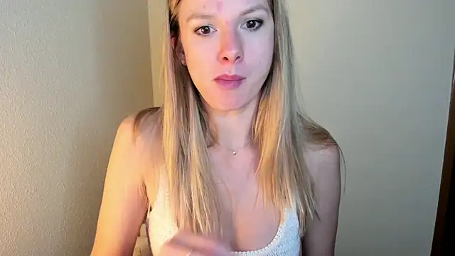 Snapshot of Annloveyou chatting on 01-12-25, 10:43 Annloveyou online show from 01-12-25, 10:43