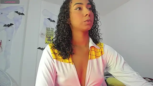 Snapshot of khaliope chatting on 10-31-25, 03:29 khaliope online show from 10-31-25, 03:29