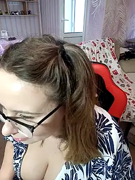 DienkaGreen online show from 12-25-24, 08:07