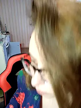 DienkaGreen online show from 01-12-25, 08:04