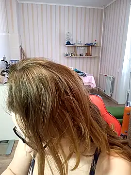 DienkaGreen online show from 02-23-25, 05:23