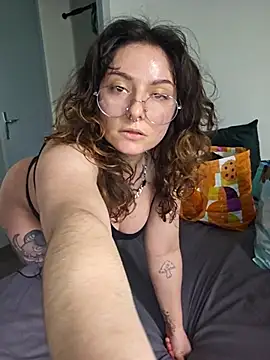 Moxxxie online show from 09-20-25, 02:29