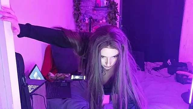 Moxxxie online show from 11-29-25, 05:49