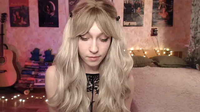 Friendly Ellie online show from 01-14-25, 01:49