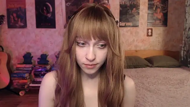 Friendly Ellie online show from 04-01-26, 01:41