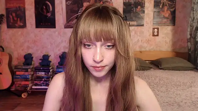 Snapshot of Friendly_Ellie chatting on 06-09-26, 12:44 Friendly Ellie online show from 06-09-26, 12:44
