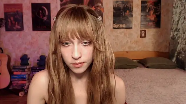 Snapshot of Friendly_Ellie chatting on 07-01-26, 12:34 Friendly Ellie online show from 07-01-26, 12:34